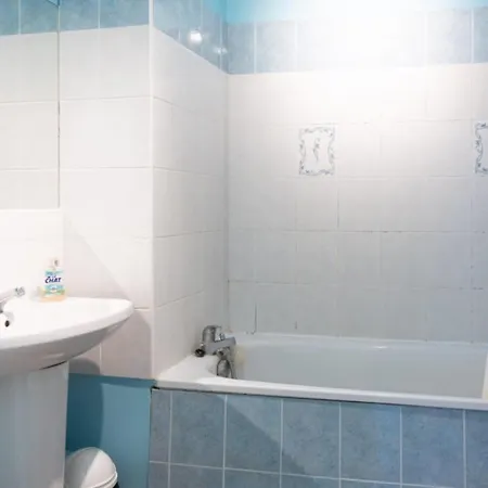 Charming Studio Near Buttes-chaumont Paris